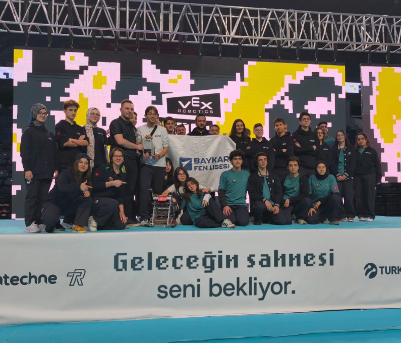 34034A Tulpar takımı Türkiye Final Şampiyonası sahnesinde